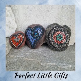 Mosaic Garden Set of 3  #2 Group Mosaic Heart and Stones 