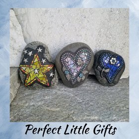 Mosaic Garden Set of 3  #3 Group Mosaic Heart and Stones 