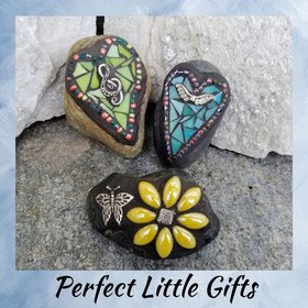 Mosaic Garden Stone Paperweights #6 Group Mosaic Heart and Rocks,   