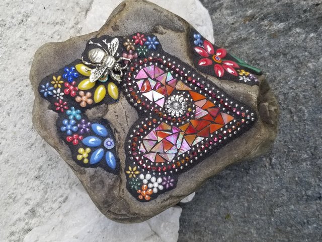 Iridescent Red Mosaic Heart, Garden Stone, Garden Decor, Bee