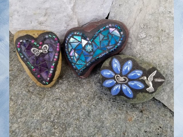 Mosaic Garden Stone Paperweights #7 Group Mosaic Heart and Rocks,   