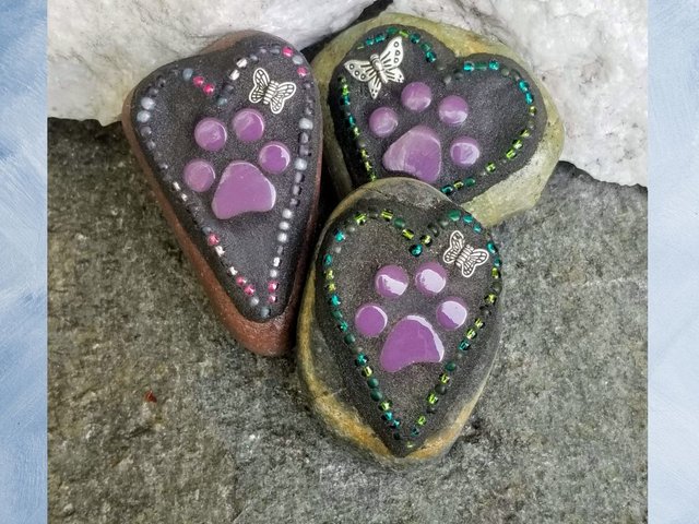 3 Little Purple Paw Prints, Garden Stone, Pet Memorial, Garden Decor